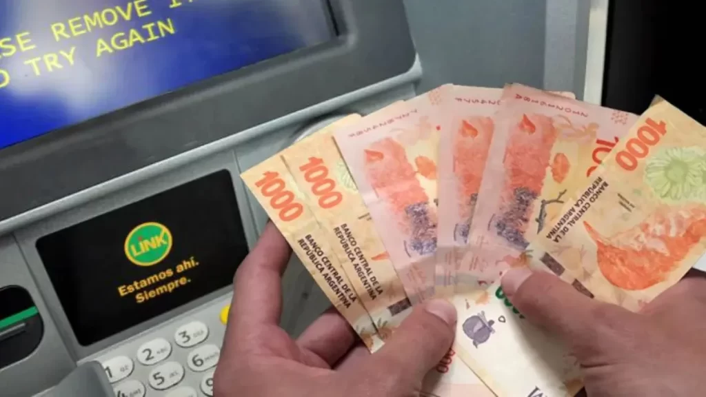 El límite automático de extracción por cajeros es de $15.000, pero se puede ampliar.