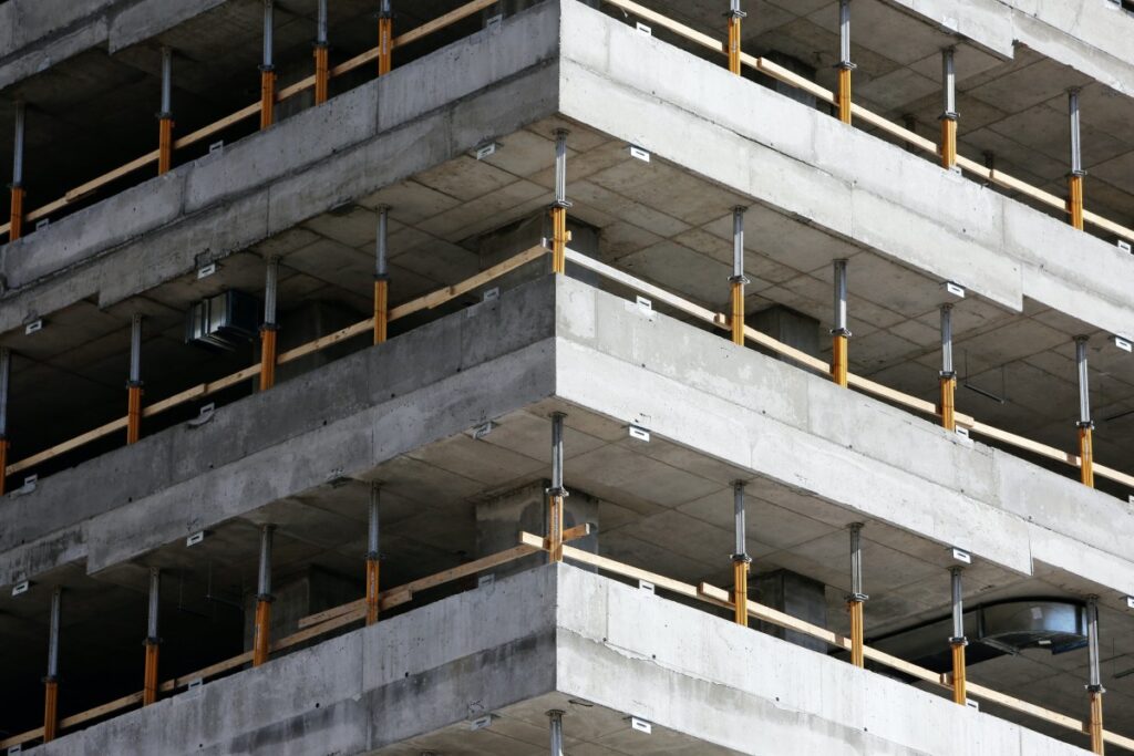 El cemento de Loma Negra está en casi todas las construcciones que se hacen en la Argentina