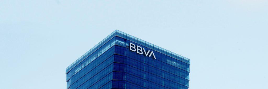 El BBVA de España es dueño de la filial local, que lleva un nombre similar: BBVA Banco Francés.