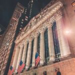 En la bolsa de Nueva York cotizan un grupo de empresas que pagan dividendos mensuales.