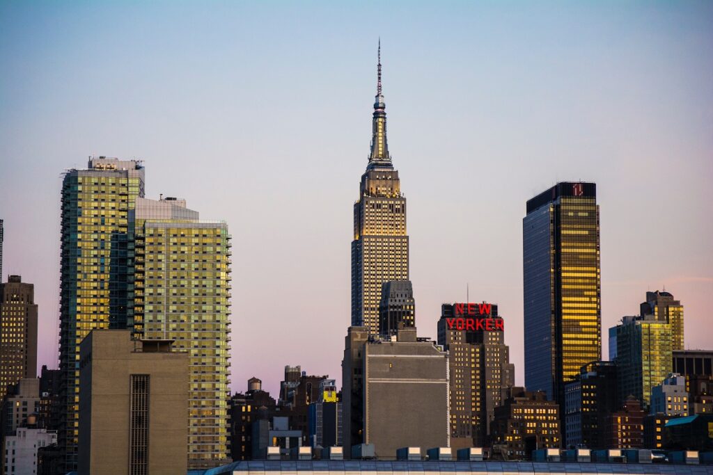 Nueva York es la sede financiera donde trabajan decenas de empresas que distribuyen dividendos mensuales.
