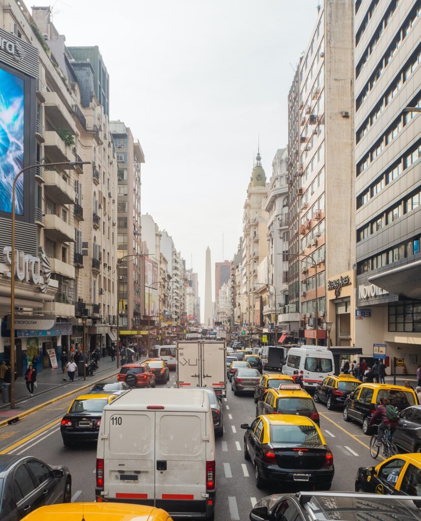 Argentina es un país lleno de posibilidades para ganar dinero mediante inversiones. Solo hay que estar atento para elegir la correcta.